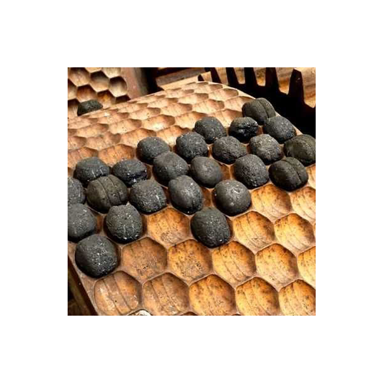 Boulet de charbon Anthracite aggloméré défumés 30 Grs - STARCITE – Image 3